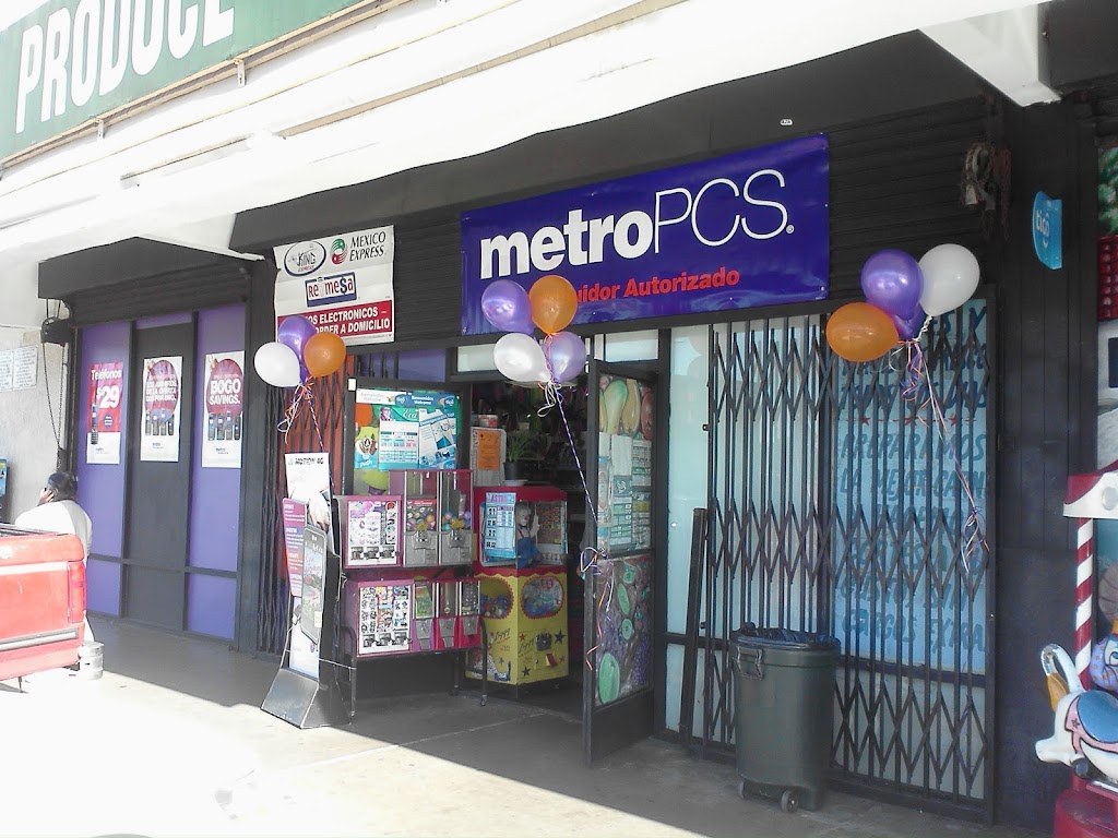 Metro by T-Mobile | 2140 Placentia Ave, Costa Mesa, CA 92627, USA | Phone: (949) 631-4162