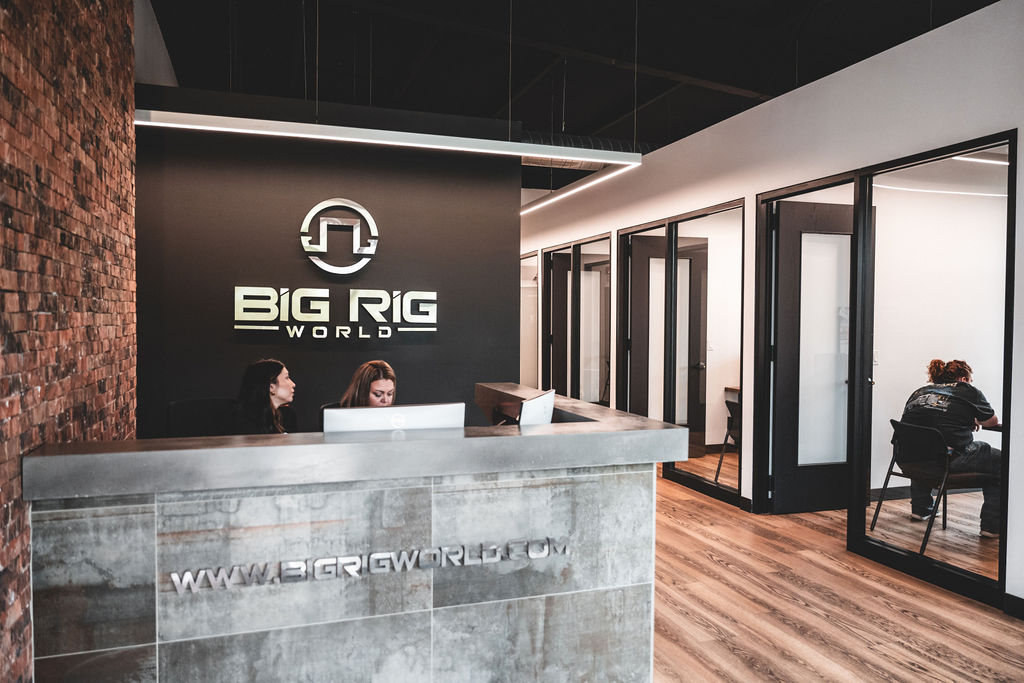 Big Rig World | 2545 Elmwood Dr, Hubbard, OH 44425, USA | Phone: (855) 274-8401