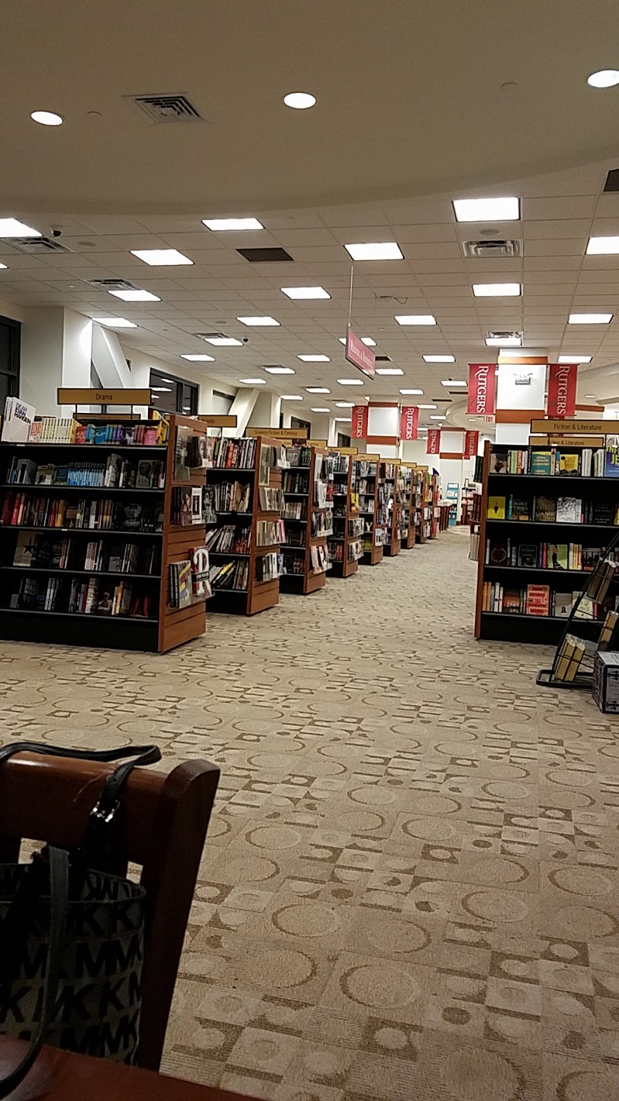 Barnes & Noble at Rutgers | 100 Somerset St, New Brunswick, NJ 08901, USA | Phone: (732) 246-8448