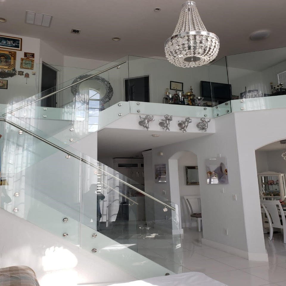 Accurate Glass & Mirror Inc | 526 NJ-17, Carlstadt, NJ 07072, USA | Phone: (201) 460-1313