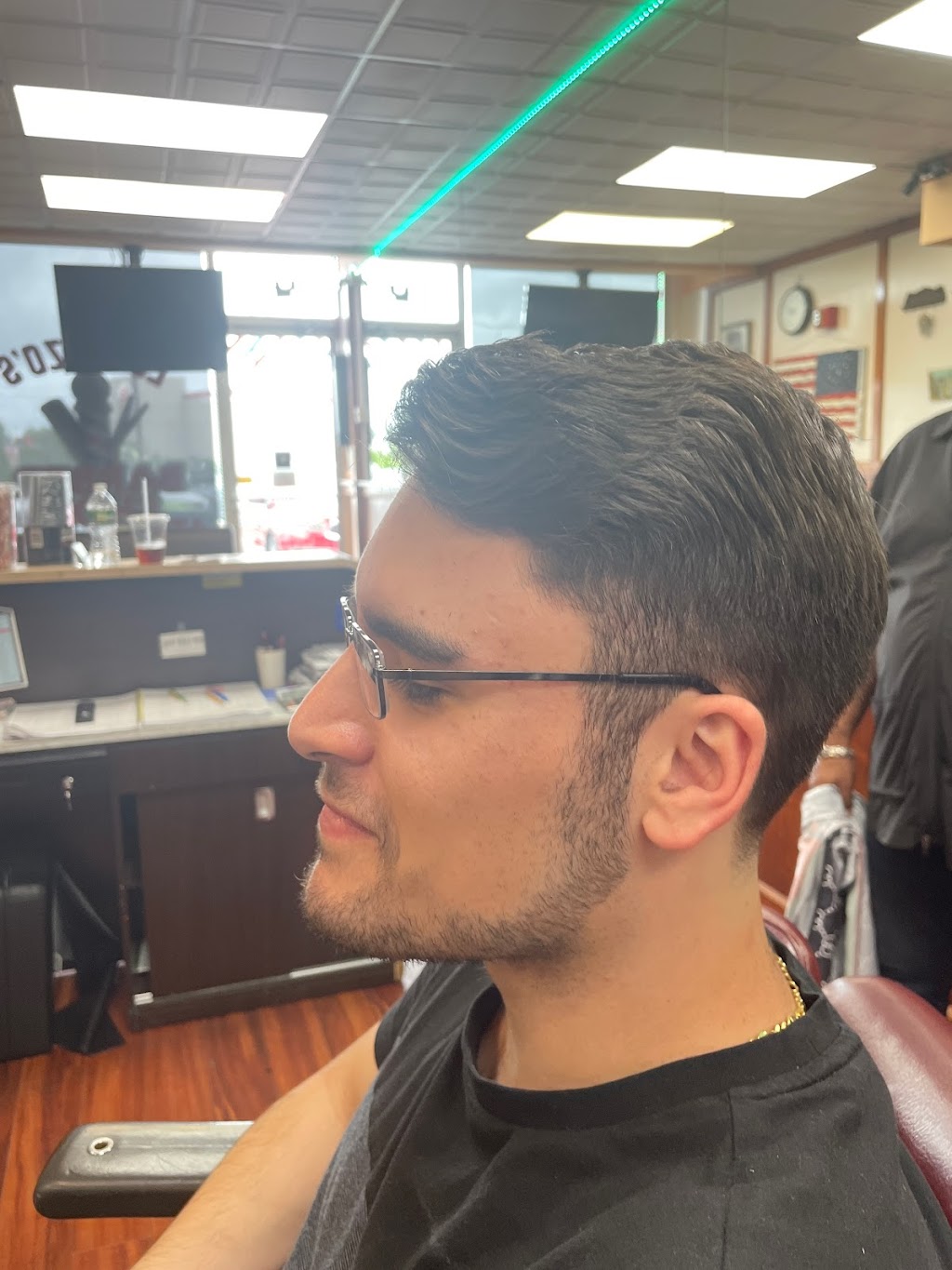 Lorenzos Haircutting | 1314 Peninsula Blvd, Hewlett, NY 11557, USA | Phone: (516) 791-9784