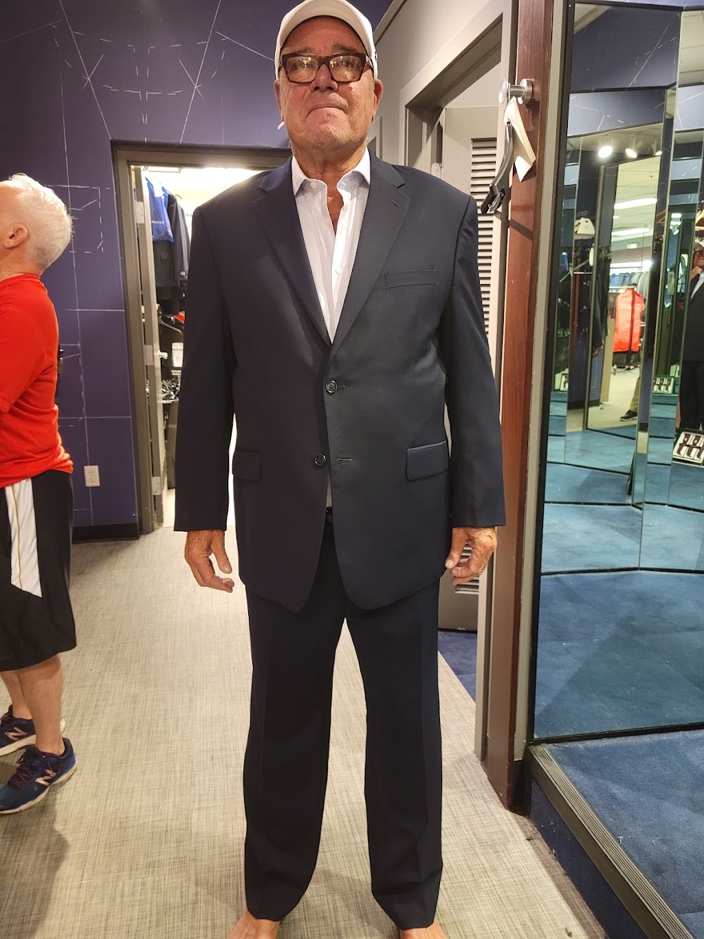 Mens Wearhouse | 165 NJ-17, Paramus, NJ 07652, USA | Phone: (201) 265-0400