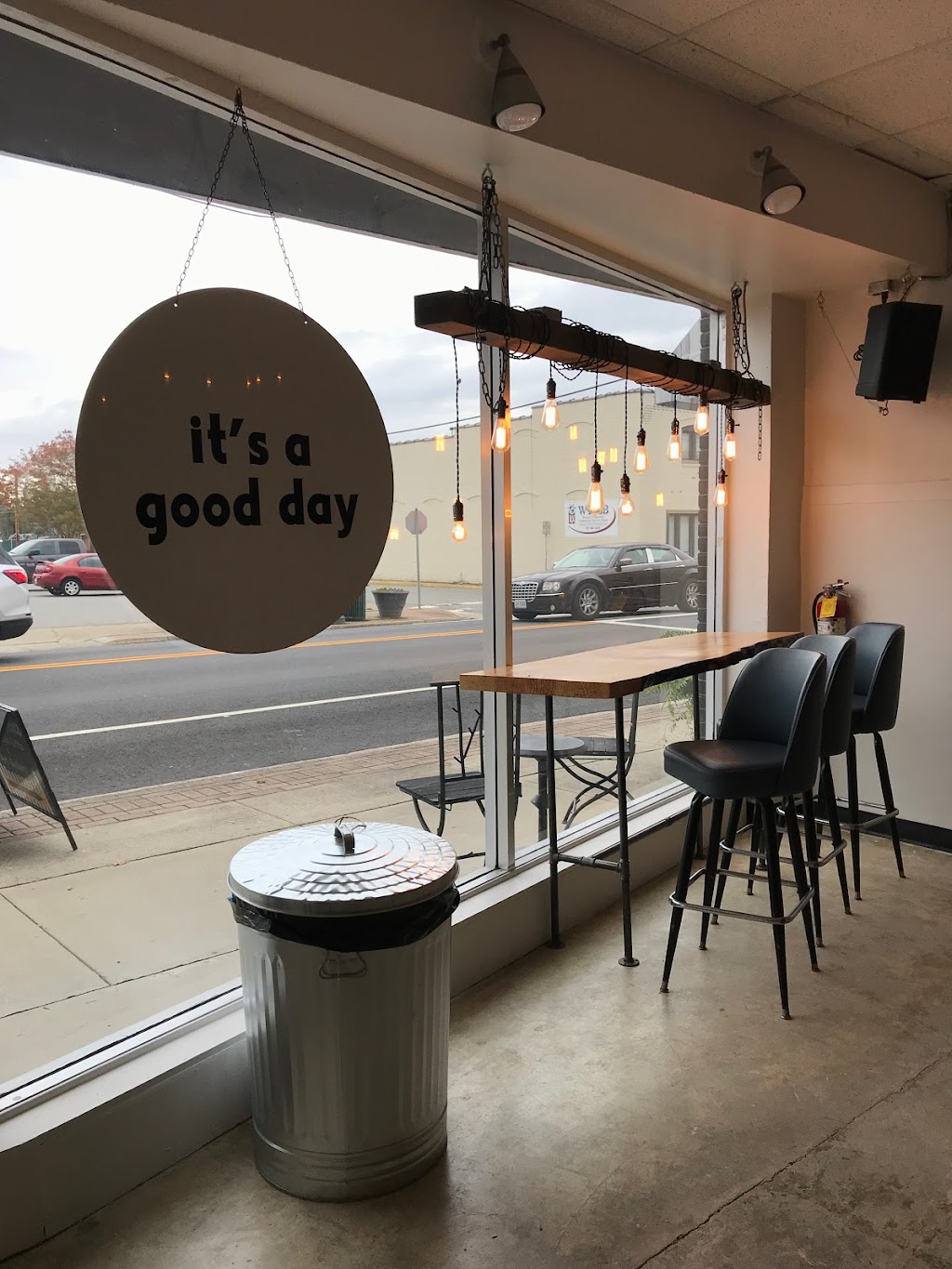 StoreHouse Coffee | 107 E 2nd Ave, Franklin, VA 23851, USA | Phone: (757) 571-0042