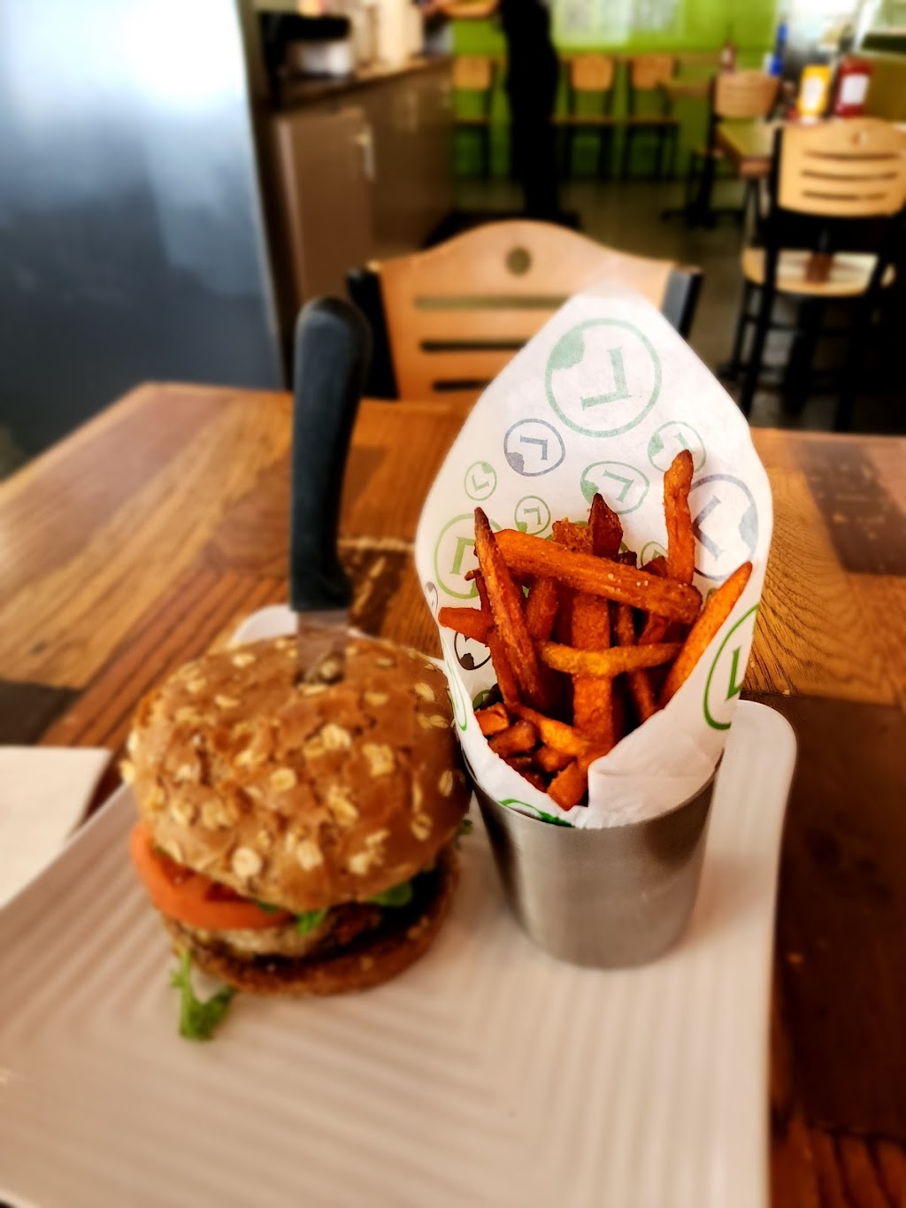 Liberty Burger | 1904 Abrams Pkwy, Dallas, TX 75214, USA | Phone: (214) 887-9999