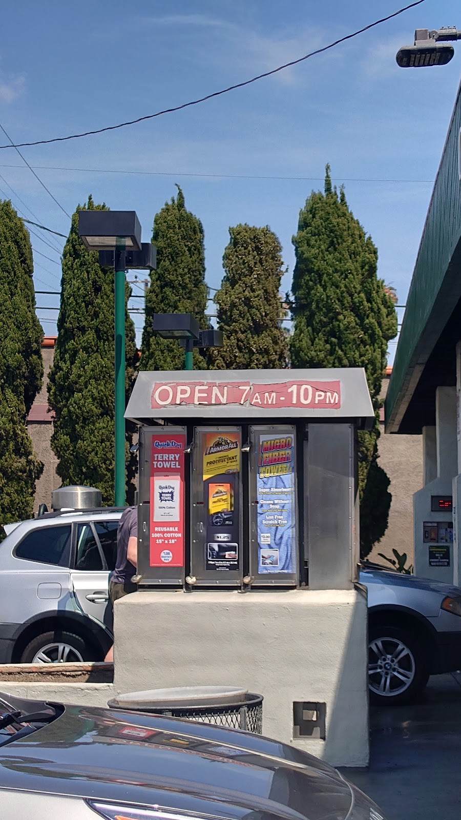 Broadway Car Wash | 4000 E Broadway, Long Beach, CA 90803, USA | Phone: (562) 948-2575