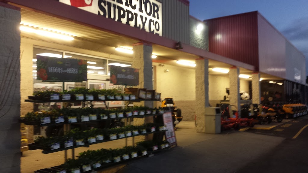 Tractor Supply Co. | 356 Frey St, Ashland City, TN 37015, USA | Phone: (615) 792-1903