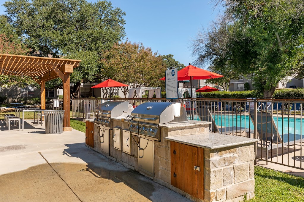 Valley Oaks Apartments | 101 E Pipeline Rd, Hurst, TX 76053 | Phone: (817) 587-4725