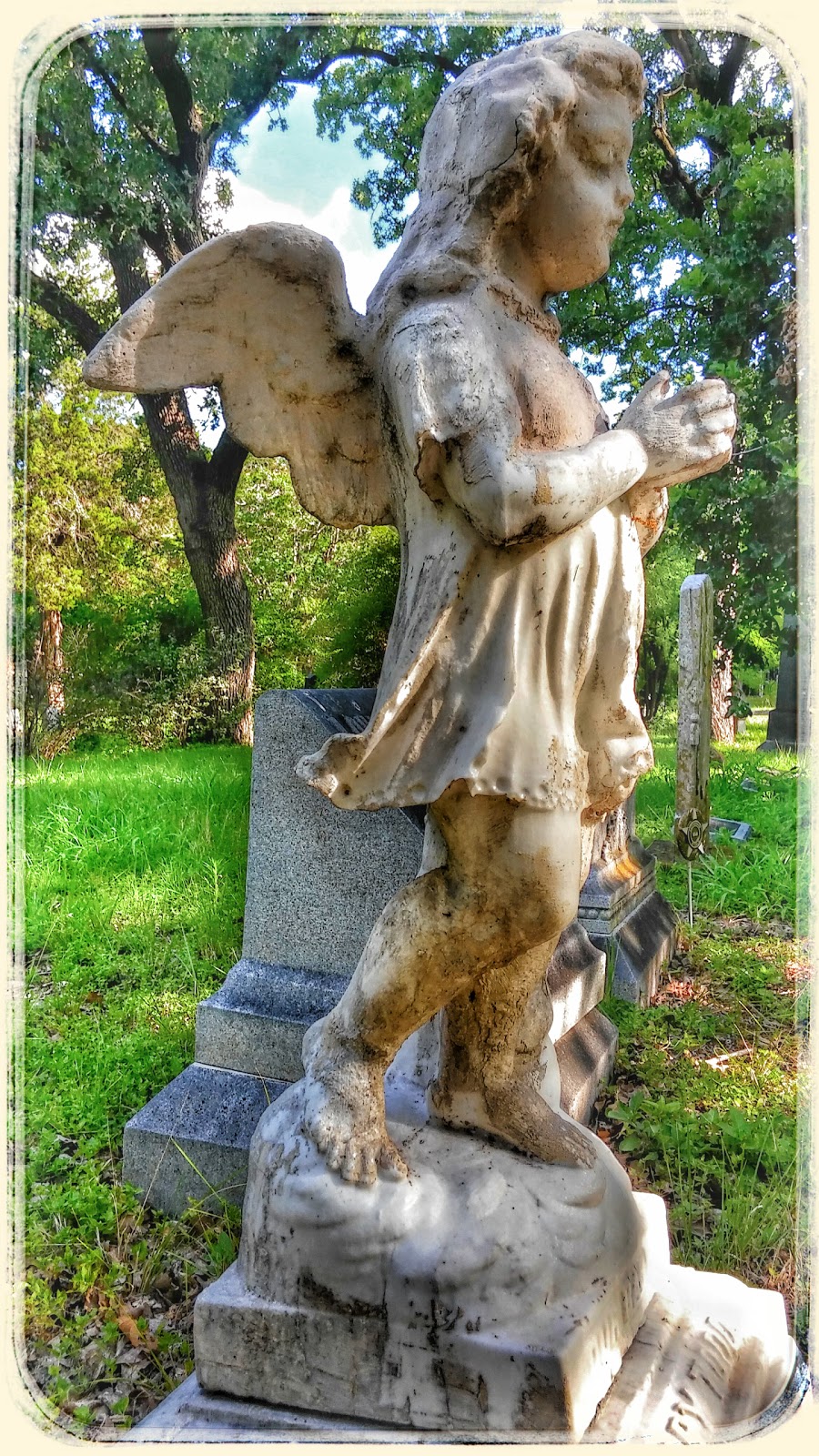 Greenwood Cemetery | 3020 Oak Grove Ave, Dallas, TX 75204, USA | Phone: (214) 953-1898