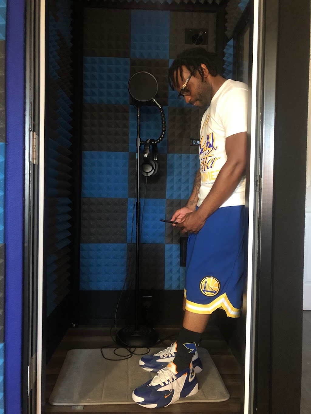 Hidden Sound Village Recording Studio | 3170 Estara Ave, Los Angeles, CA 90065, USA | Phone: (912) 433-1944