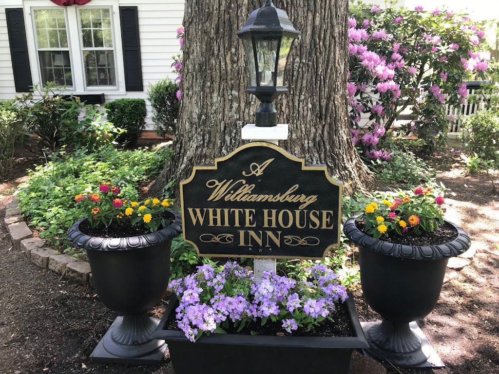 A Williamsburg White House Bed & Breakfast | 718 Jamestown Rd, Williamsburg, VA 23185, USA | Phone: (757) 229-8580