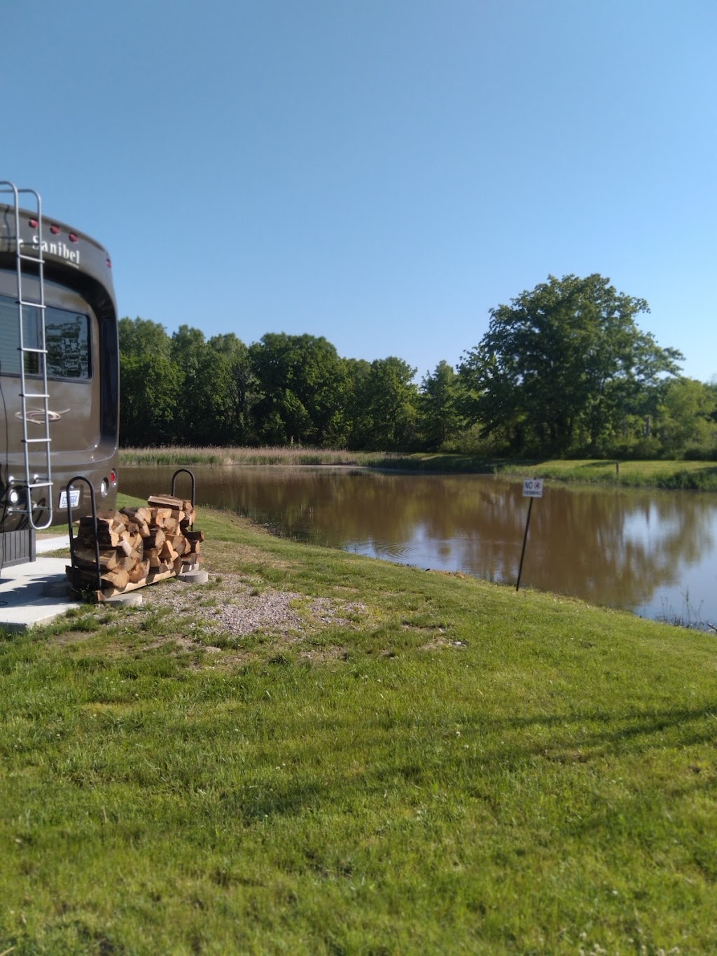 Bouvier Bridge RV Resort | 7838 Dixie Hwy, Ira Township, MI 48023, USA | Phone: (586) 725-6530