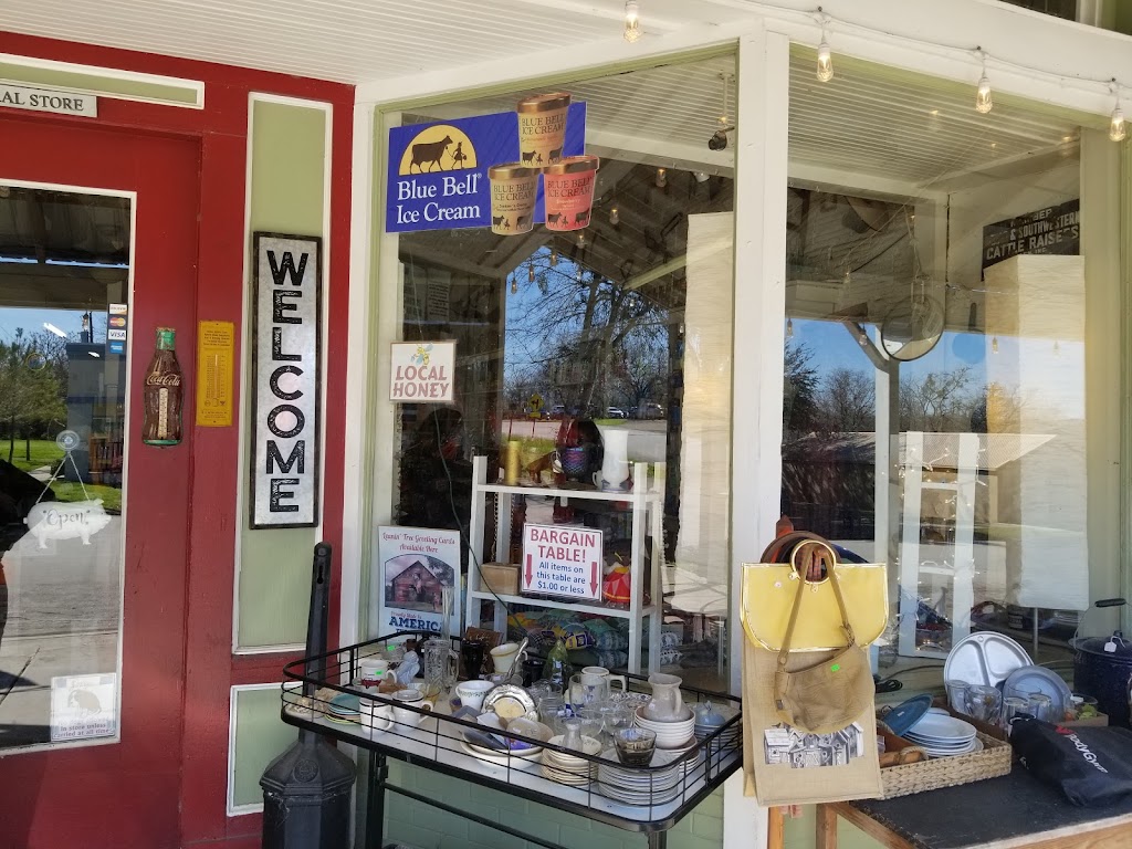 Red Rock General Store | 106 Lentz Main St, Red Rock, TX 78662, USA | Phone: (512) 332-0777