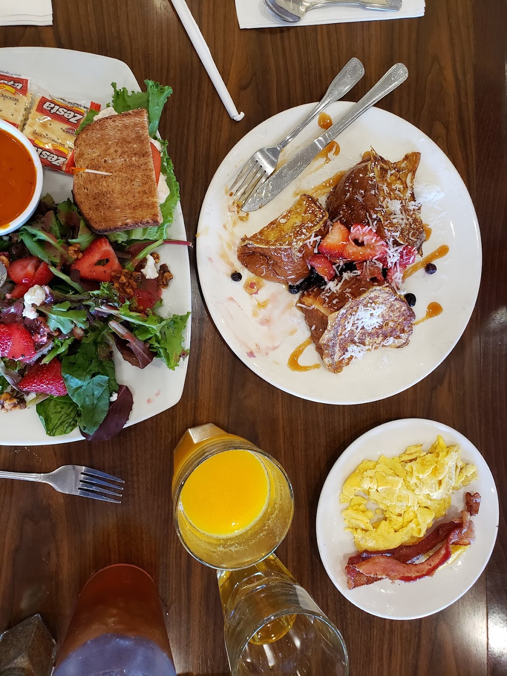 The Broken Yolk Cafe | 1501 Rimpau Ave #101, Corona, CA 92881, USA | Phone: (951) 736-2060