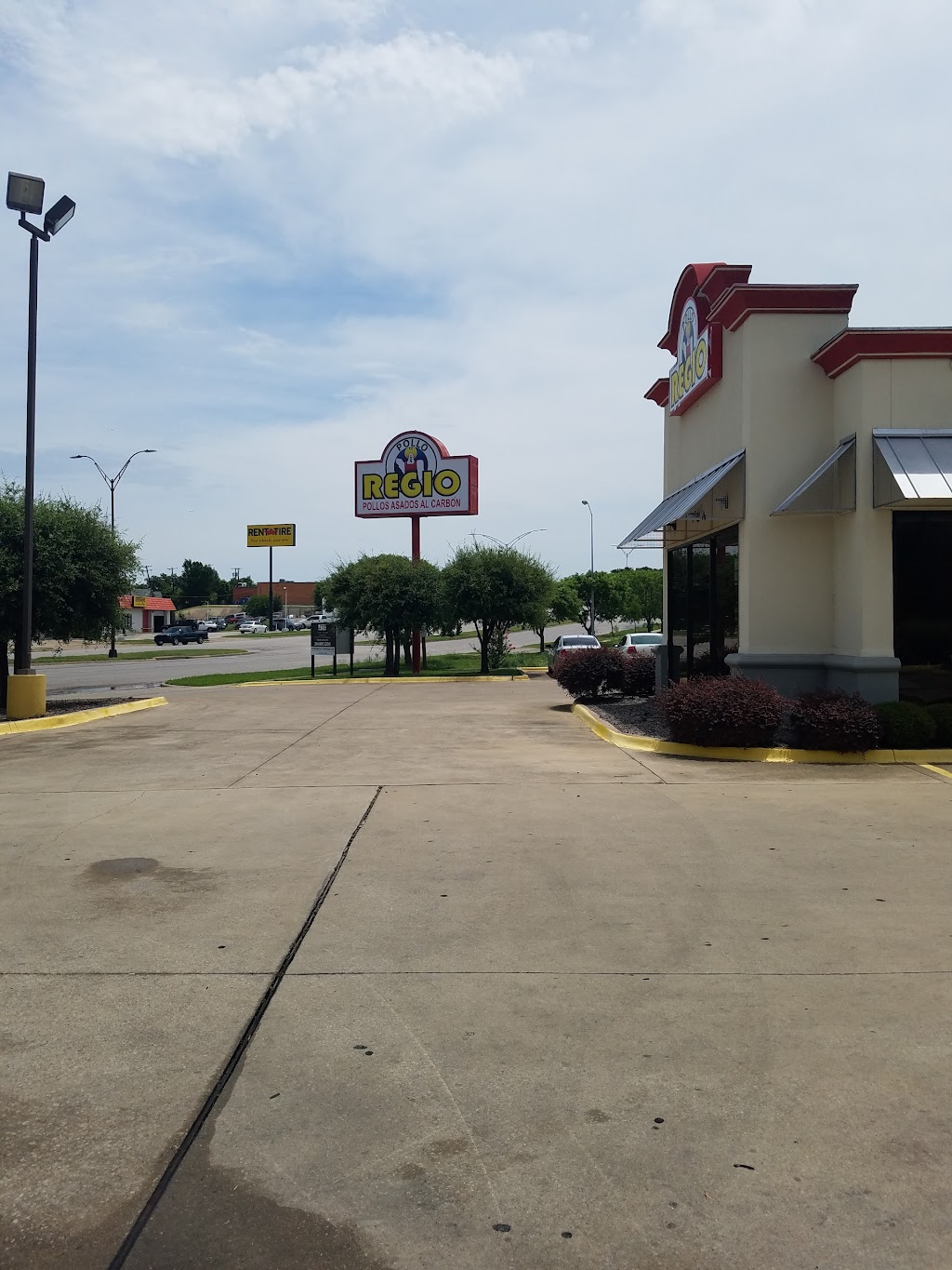 Pollo Regio | 5324 E Lancaster Ave, Fort Worth, TX 76112, USA | Phone: (817) 457-7300