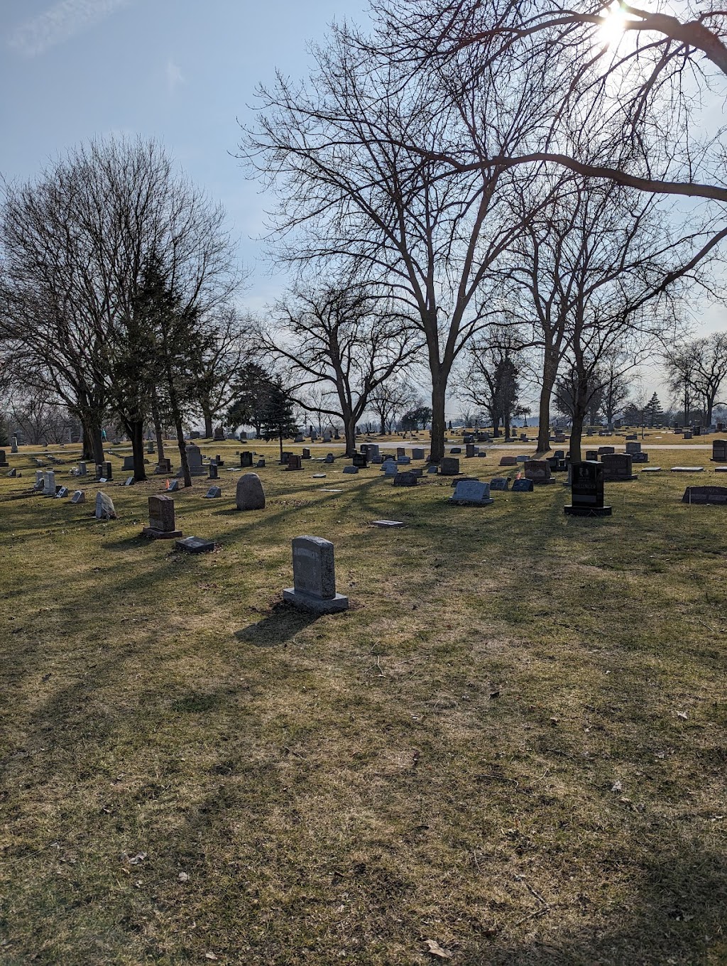 Lakeside Cemetery | 600 Lake St, Libertyville, IL 60048, USA | Phone: (847) 362-3033