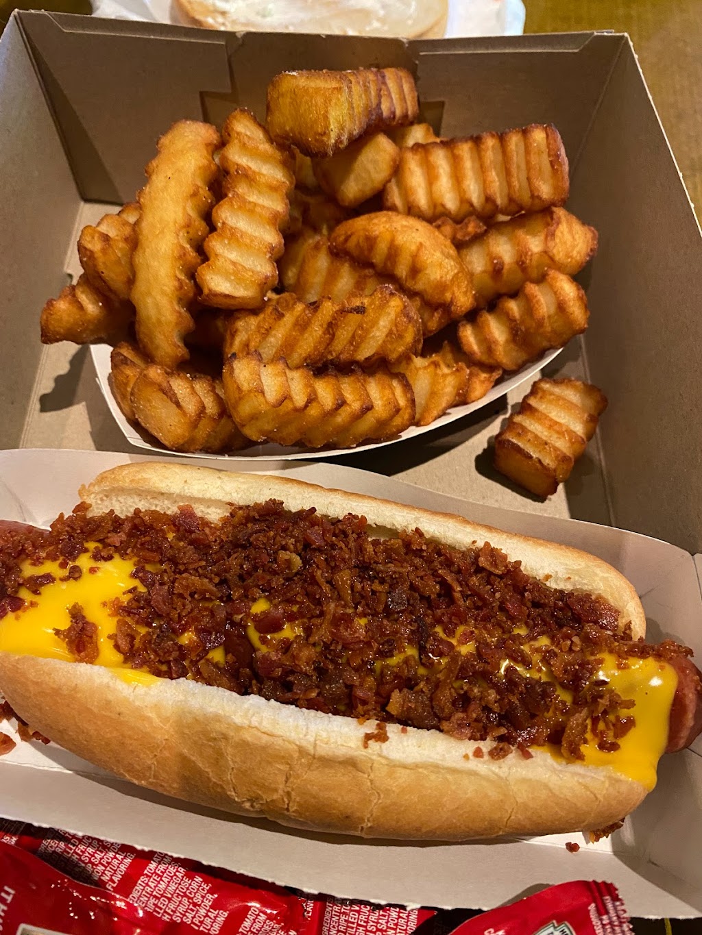 Nathans Famous | 100 Twin River Rd, Lincoln, RI 02865, USA | Phone: (401) 475-8552