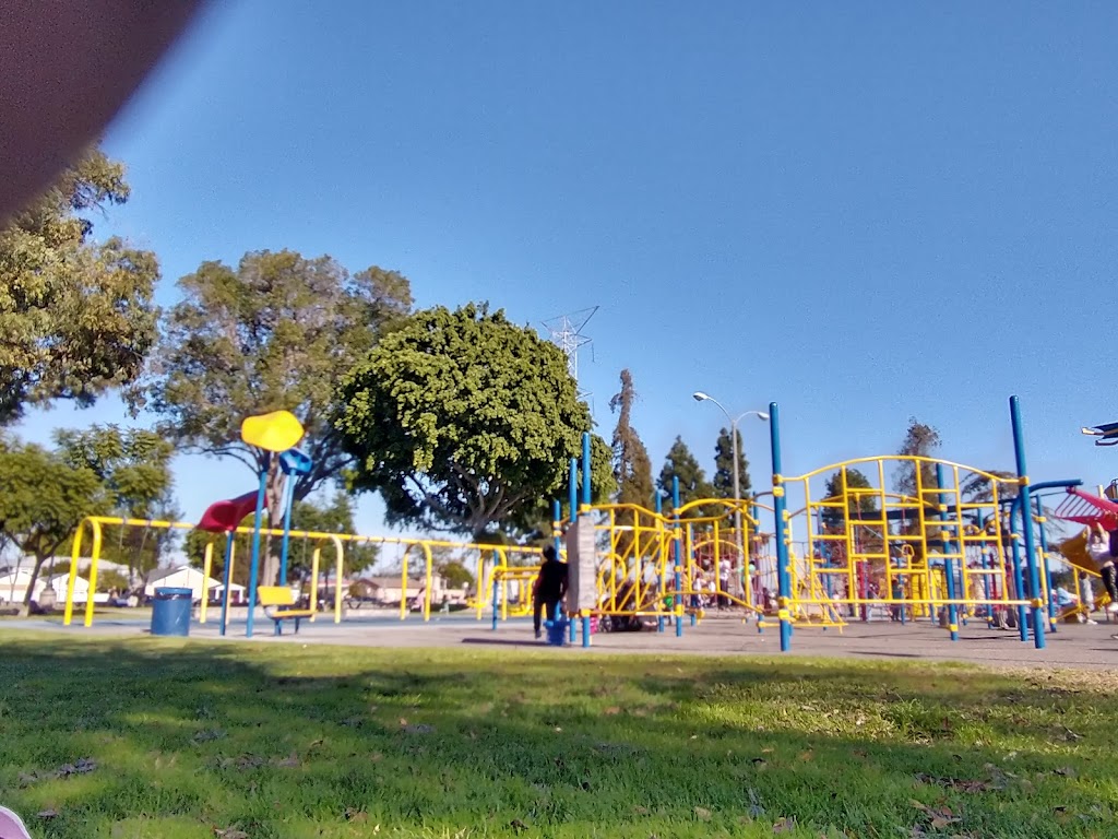 South Gate Park | 4900 Southern Ave, South Gate, CA 90280, USA | Phone: (323) 563-5479