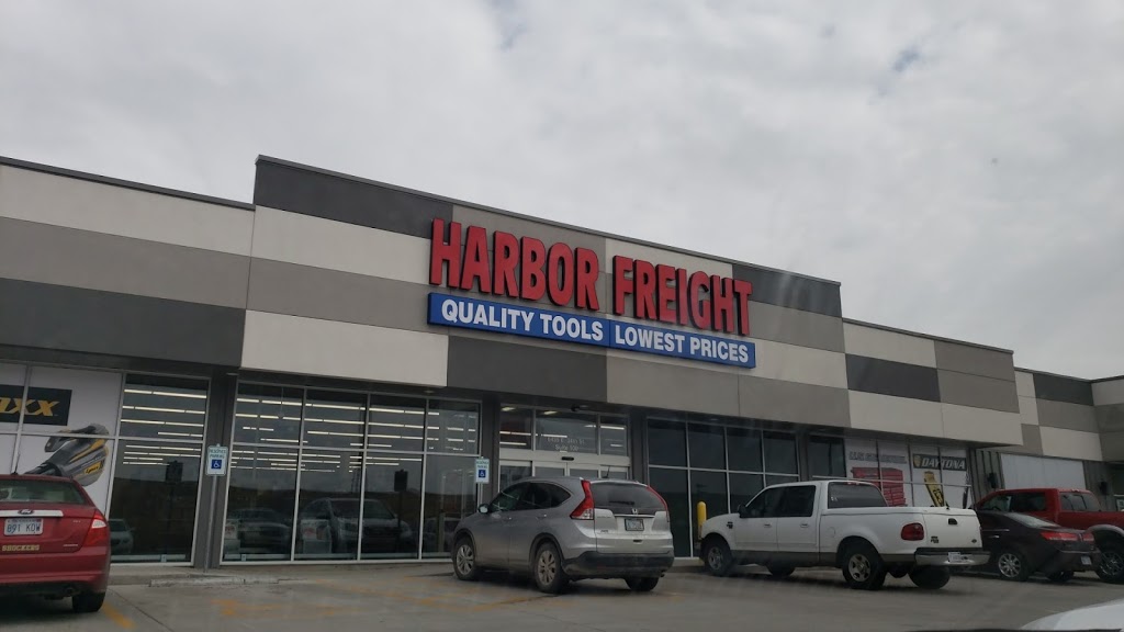 Harbor Freight Tools | 6435 E 34th St N, Wichita, KS 67226, USA | Phone: (316) 247-1800