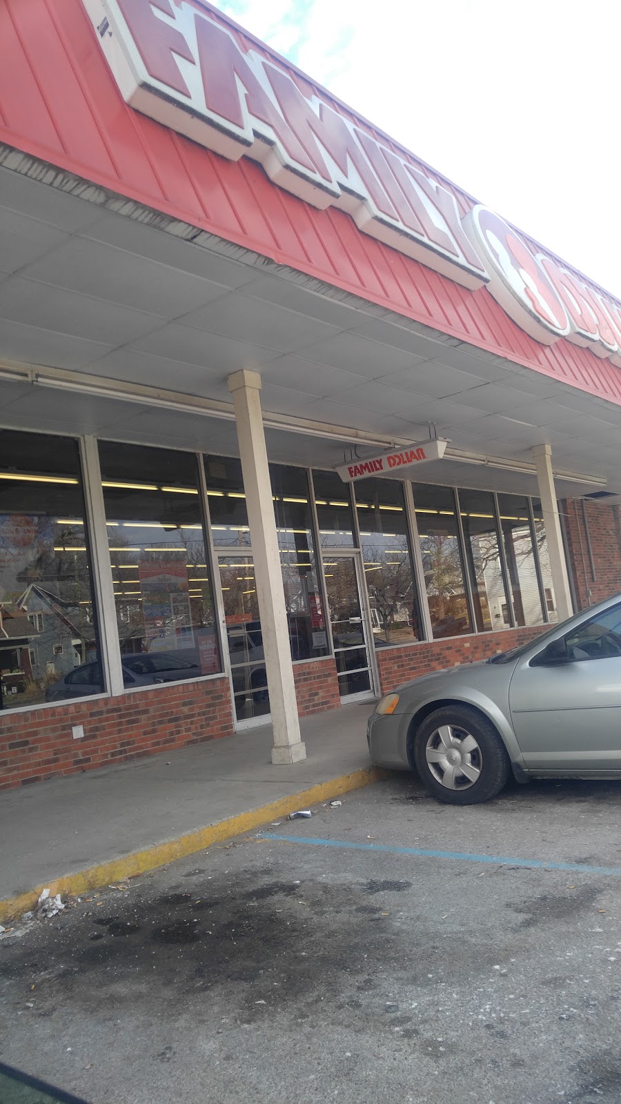 Family Dollar | 1201 Vincennes St, New Albany, IN 47150, USA | Phone: (812) 924-4975