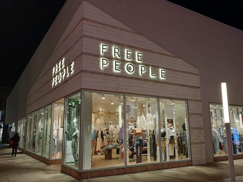 Free People | Photo 7 of 10 | Address: 660 Stanford Shopping Center, Palo Alto, CA 94304, USA | Phone: (650) 321-0121