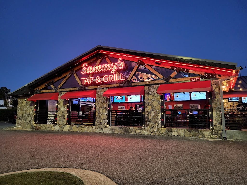 Sammys Tap & Grill | 2235 Avent Ferry Rd, Raleigh, NC 27606, USA | Phone: (919) 755-3880