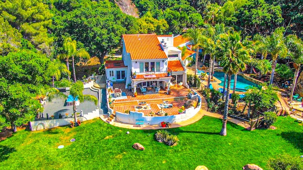 The Malibu Retreat | 25832 Piuma Rd, Calabasas, CA 91302, USA | Phone: (818) 224-8007