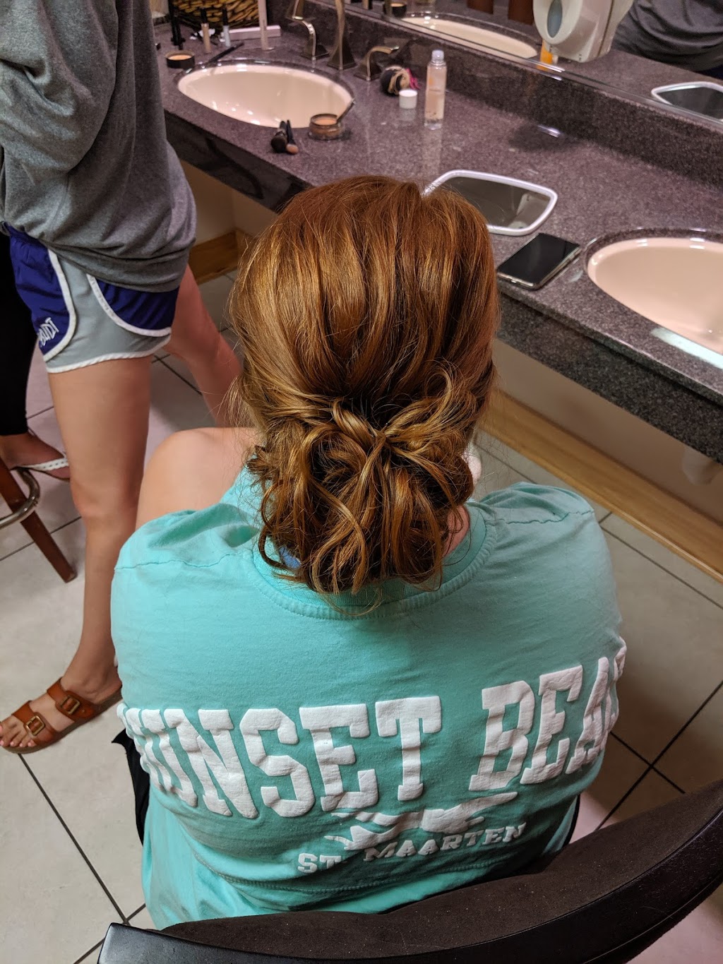 Beauty Lounge Salon & Boutique | 142 Summit Rd, River Falls, WI 54022, USA | Phone: (715) 781-7470