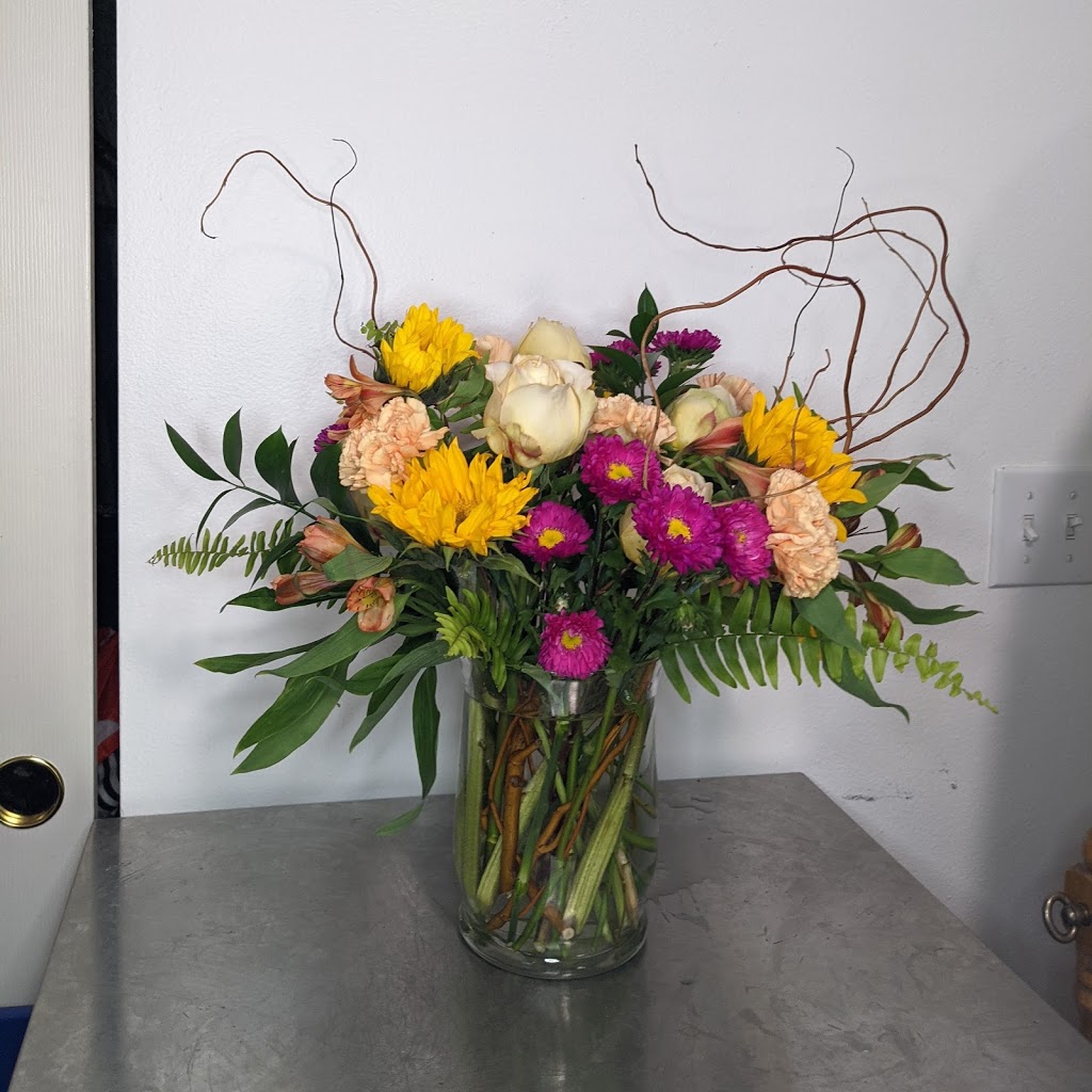 Hollie and Pine Floristry | 12920 Ironstone Way, Parker, CO 80134, USA | Phone: (303) 909-6590