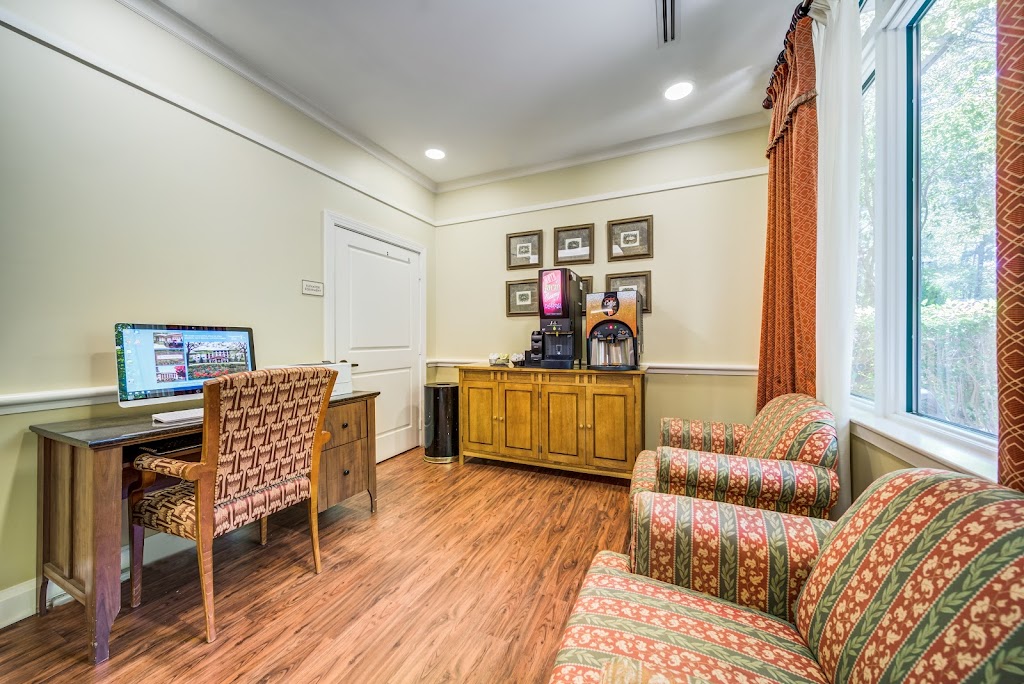 Magnolia Glen | 5301 Creedmoor Rd, Raleigh, NC 27612, USA | Phone: (919) 841-4747