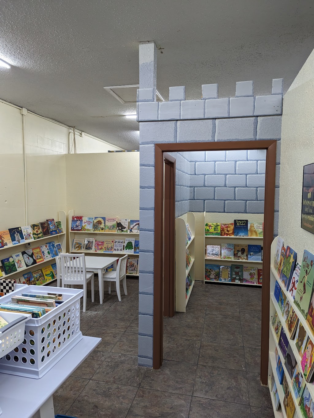 The Book Shelter | 907 Dundee Rd, Dundee, FL 33838, USA | Phone: (863) 268-4273