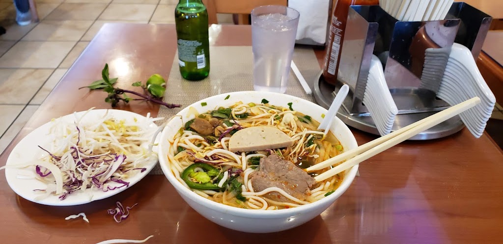 Pho 102 | 13965 Metrotech Dr, Chantilly, VA 20151, USA | Phone: (703) 502-4746