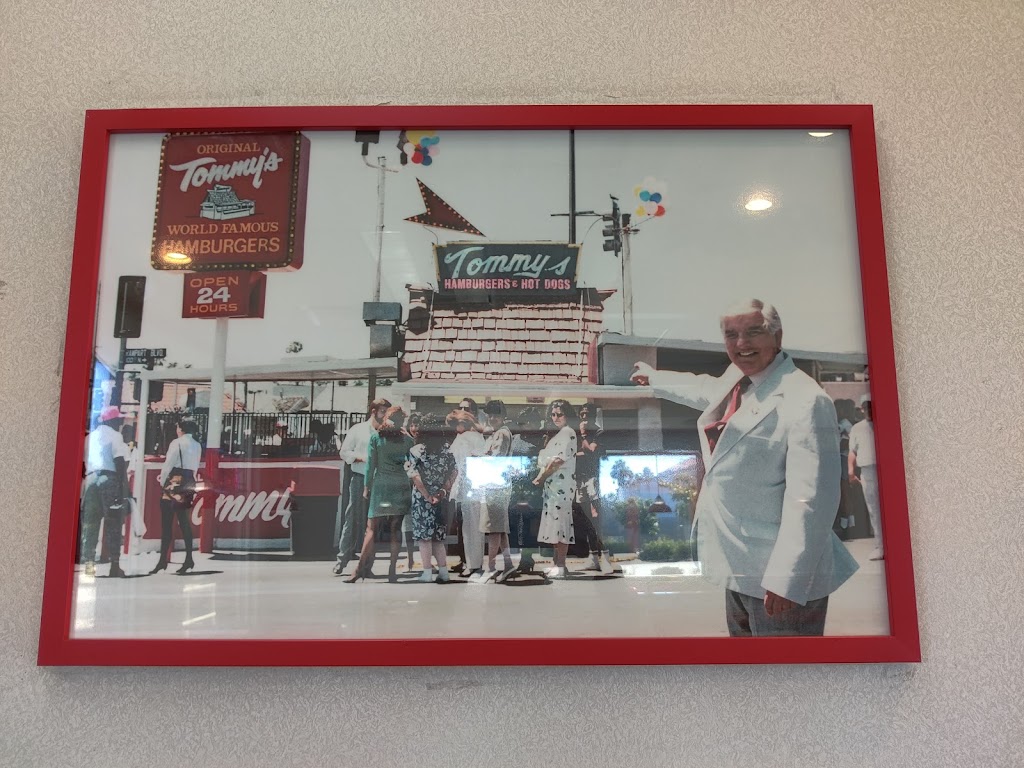Original Tommys World Famous Hamburgers | 2280 Compton Ave, Corona, CA 92881, USA | Phone: (951) 272-9381