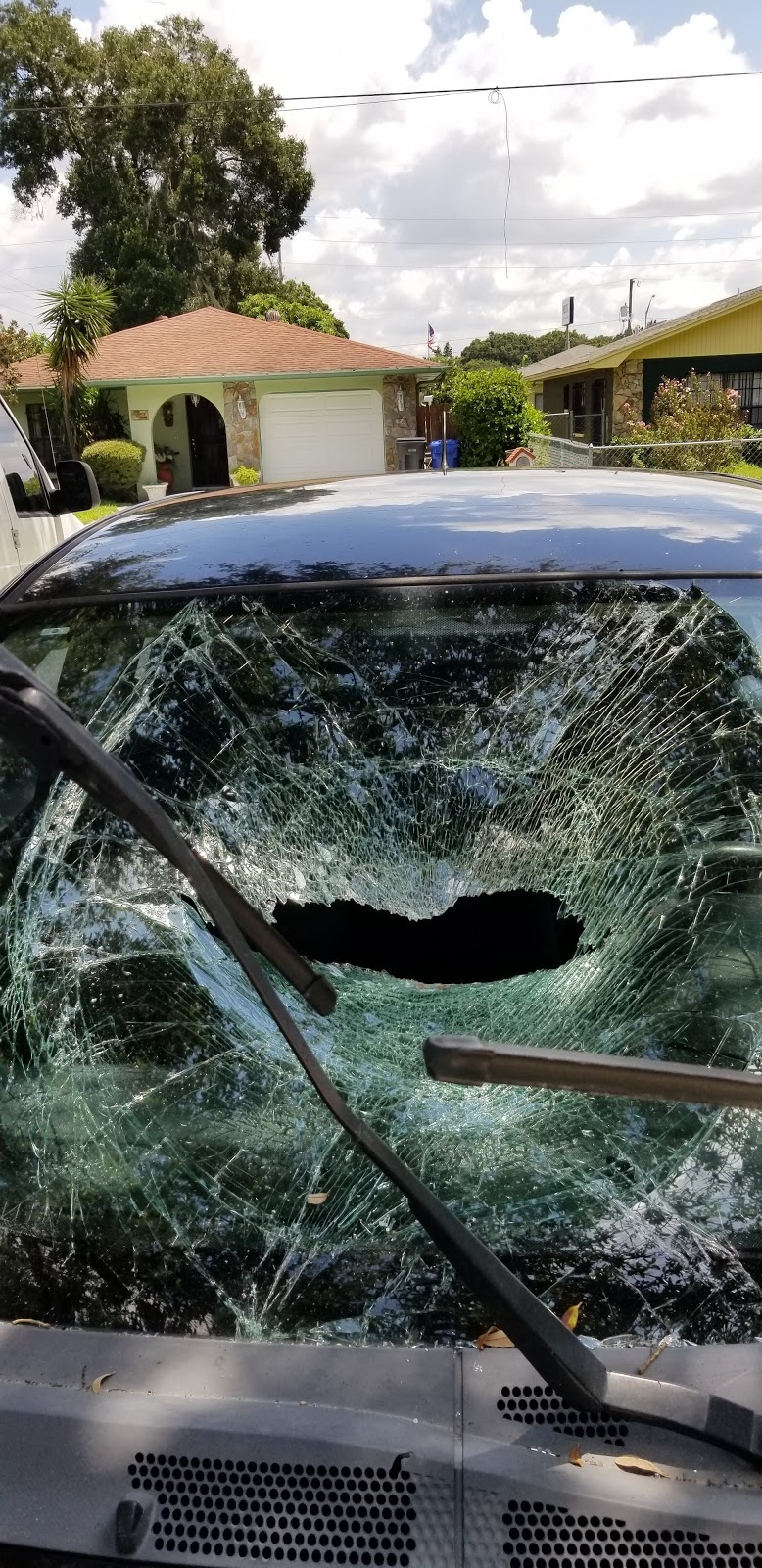 A1autoglass llc | 11461 Cambray Creek Loop, Riverview, FL 33579, USA | Phone: (813) 545-1107