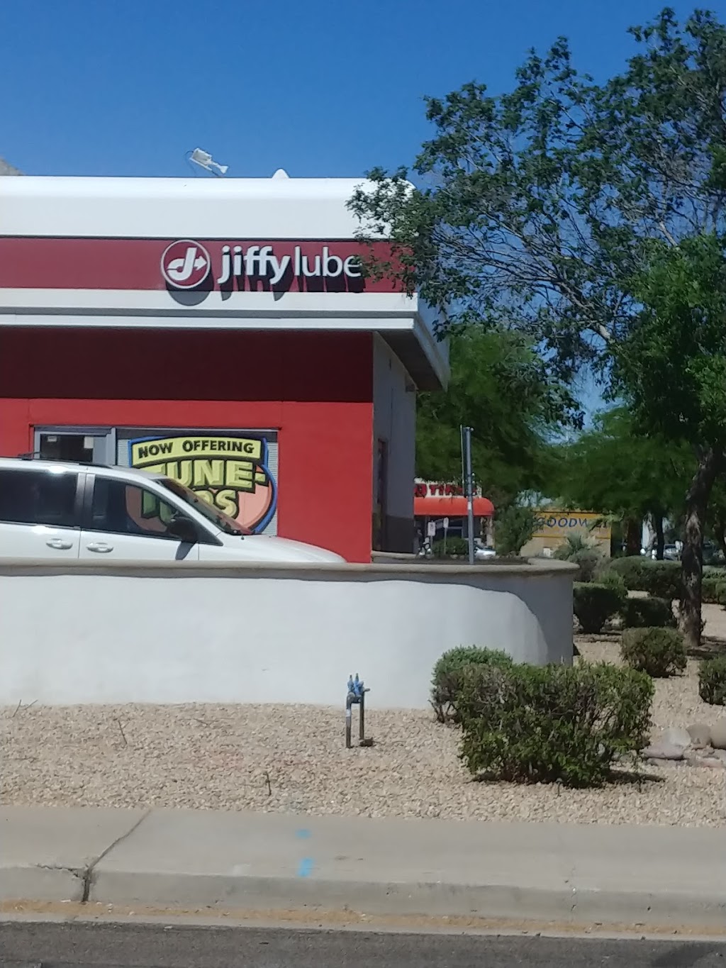Jiffy Lube | 6111 W Bell Rd, Glendale, AZ 85308, USA | Phone: (602) 547-1998