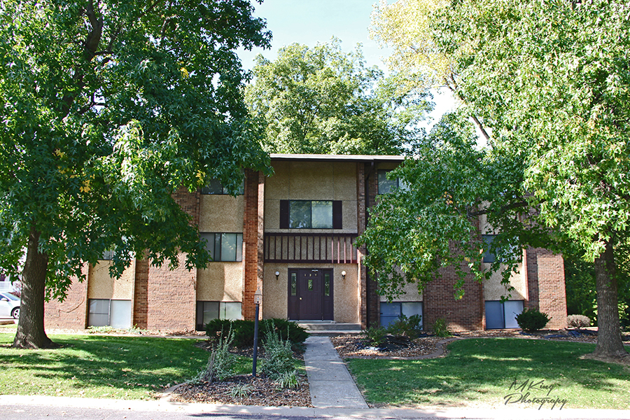 Hickory Grove Apartments | 131 Dorset Ct, Edwardsville, IL 62025, USA | Phone: (618) 656-8562