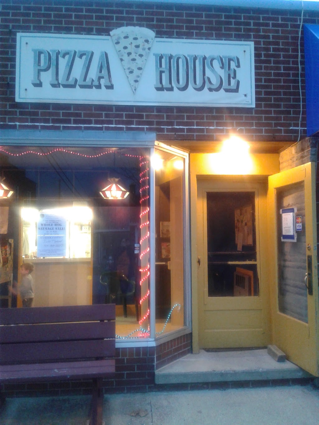 Pizza House | 19 S High St, Jeromesville, OH 44840, USA | Phone: (419) 368-5766