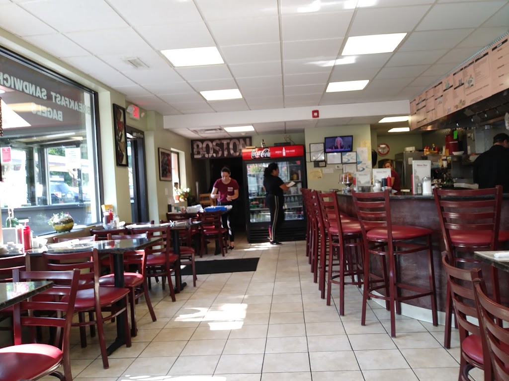 Melrose Diner | 44 W Wyoming Ave, Melrose, MA 02176 | Phone: (781) 662-5637