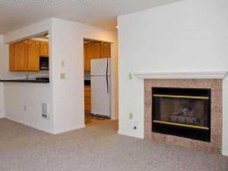 Bayview West Apartments | 5670 Kitsap Way, Bremerton, WA 98312, USA | Phone: (360) 373-6333