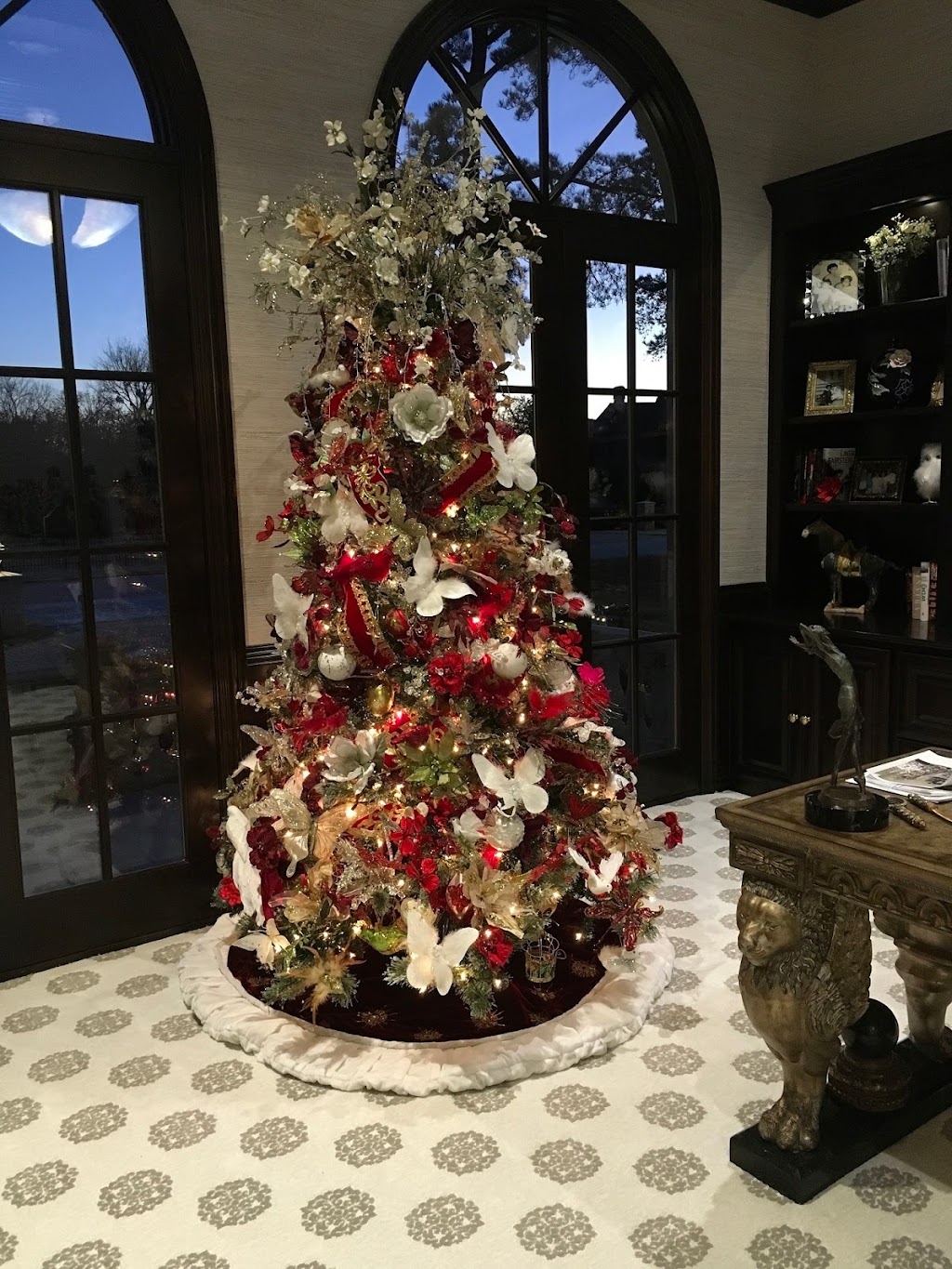 Patton’s Christmas Trees & Decorations by Yvette | 6444 E Mockingbird Ln, Dallas, TX 75214, USA | Phone: (214) 232-7587