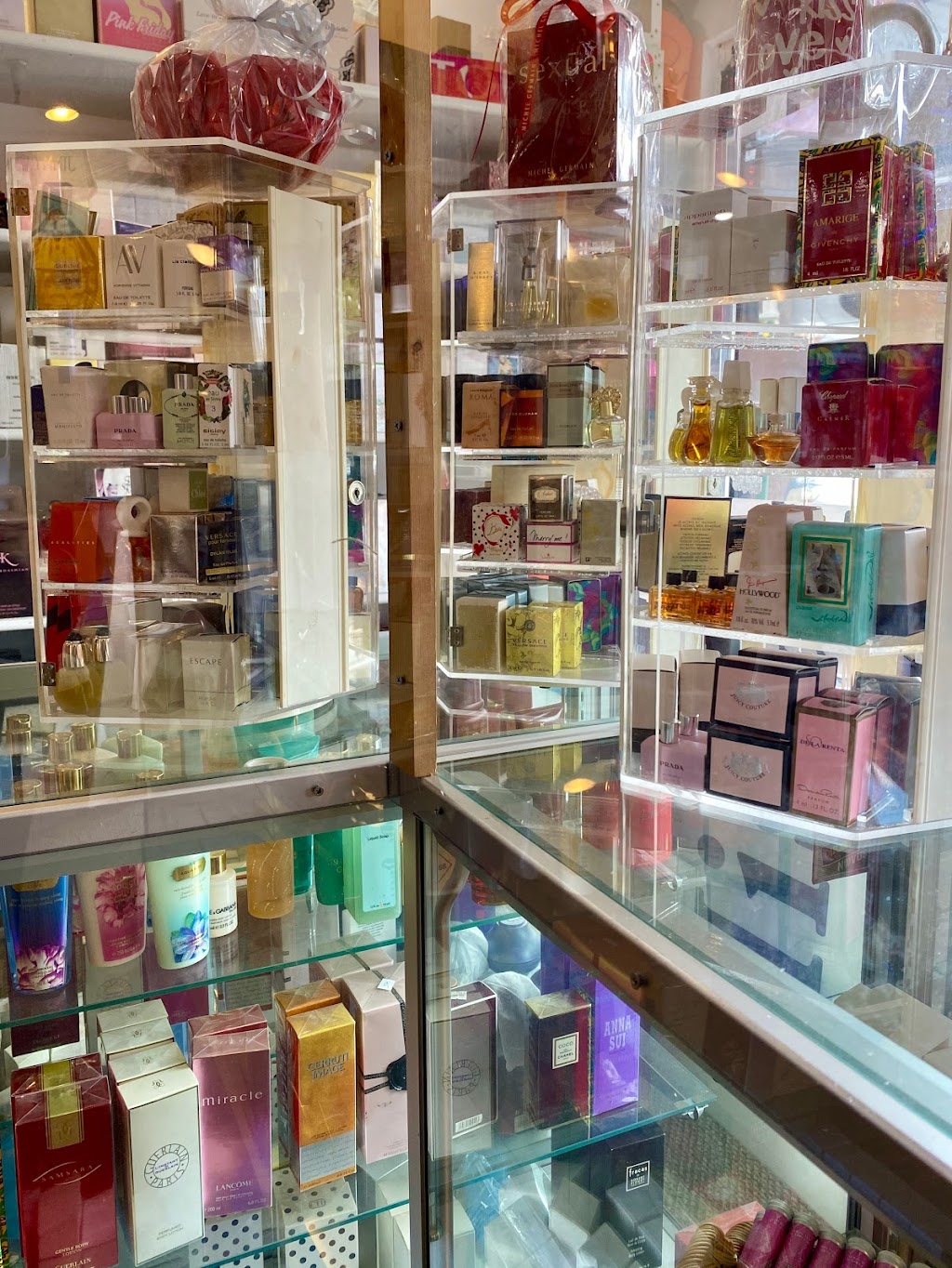 His & Her Fragrances | 415 US-9 South, Englishtown, NJ 07726, USA | Phone: (732) 972-0576