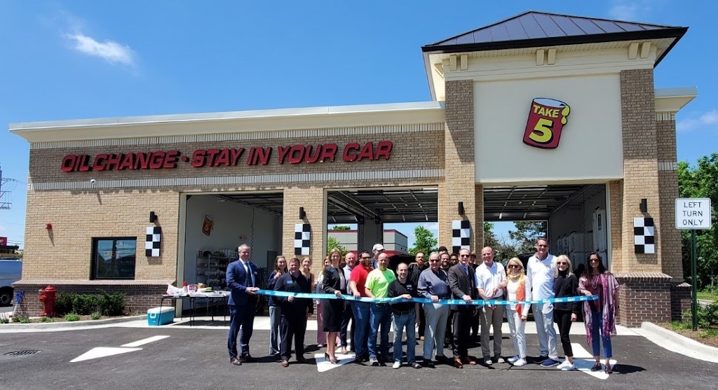 Take 5 Oil Change | 2 W Golf Rd, Schaumburg, IL 60195, USA | Phone: (630) 283-1526