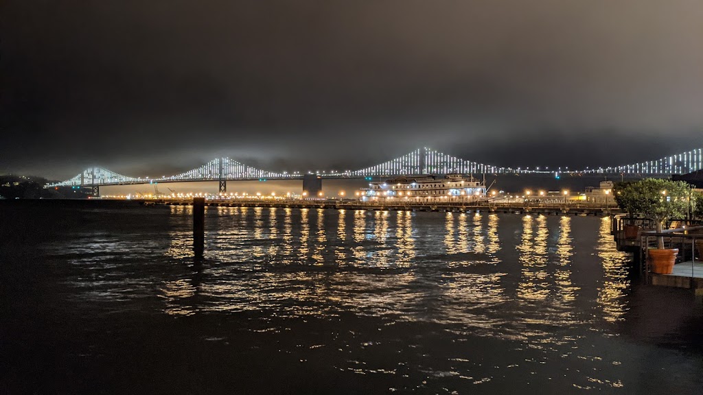 The Waterfront Restaurant | 7 The Embarcadero, San Francisco, CA 94111, USA | Phone: (415) 391-2696