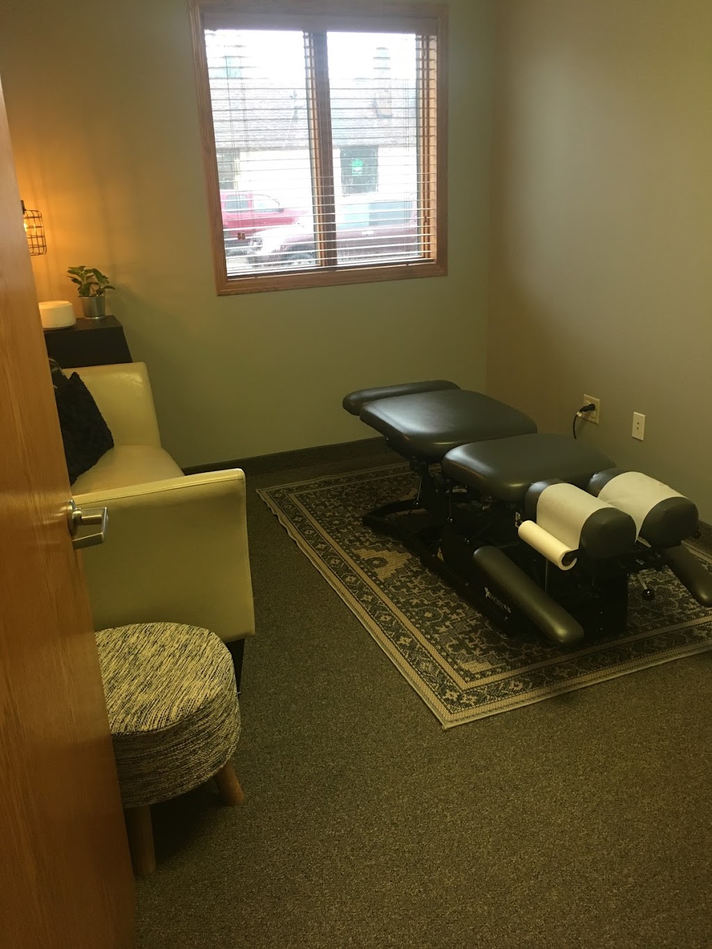 Naturally Aligned Family Chiropractic-WBL | 2025 4th St Suite 100, White Bear Lake, MN 55110, USA | Phone: (651) 210-5261