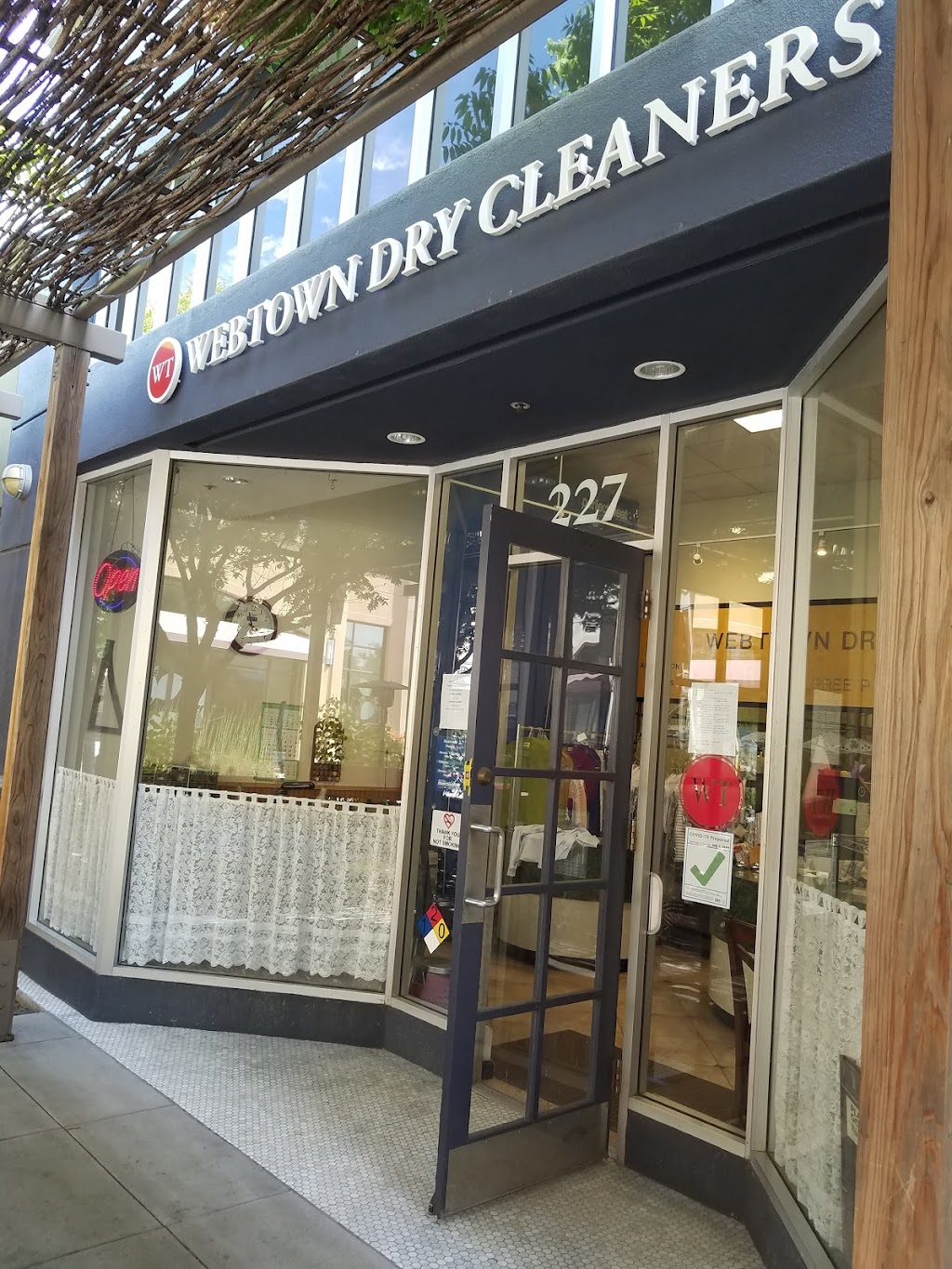 Webtown Drycleaners | 227 1st St, Los Altos, CA 94022, USA | Phone: (650) 949-0880