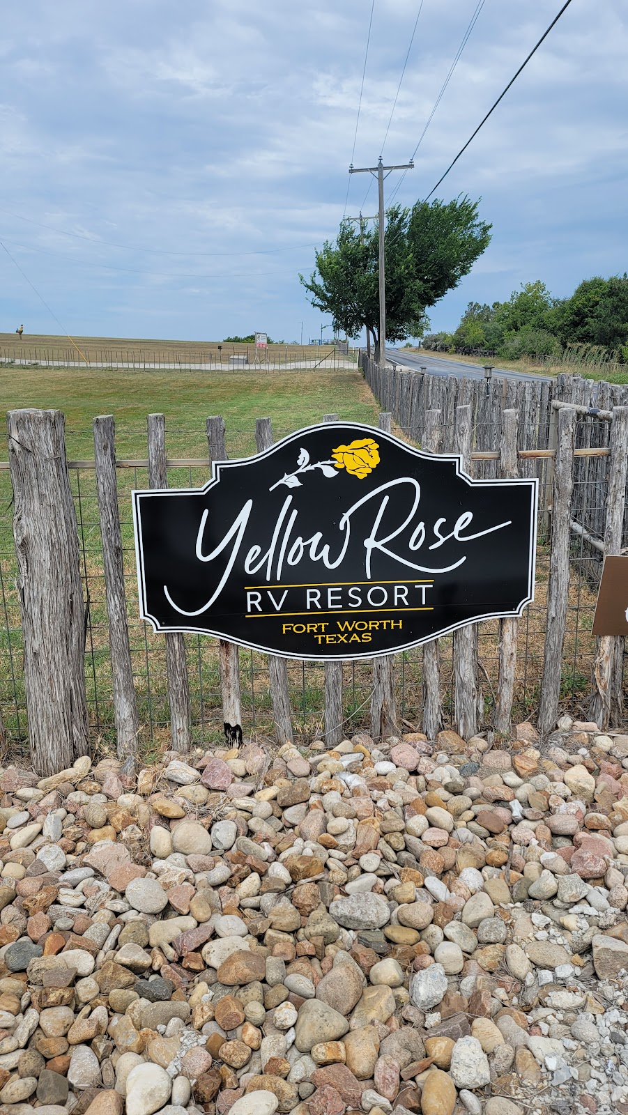 YELLOWROSE RV RESORT | 14445 White Settlement Rd, Fort Worth, TX 76108, USA | Phone: (817) 229-8665