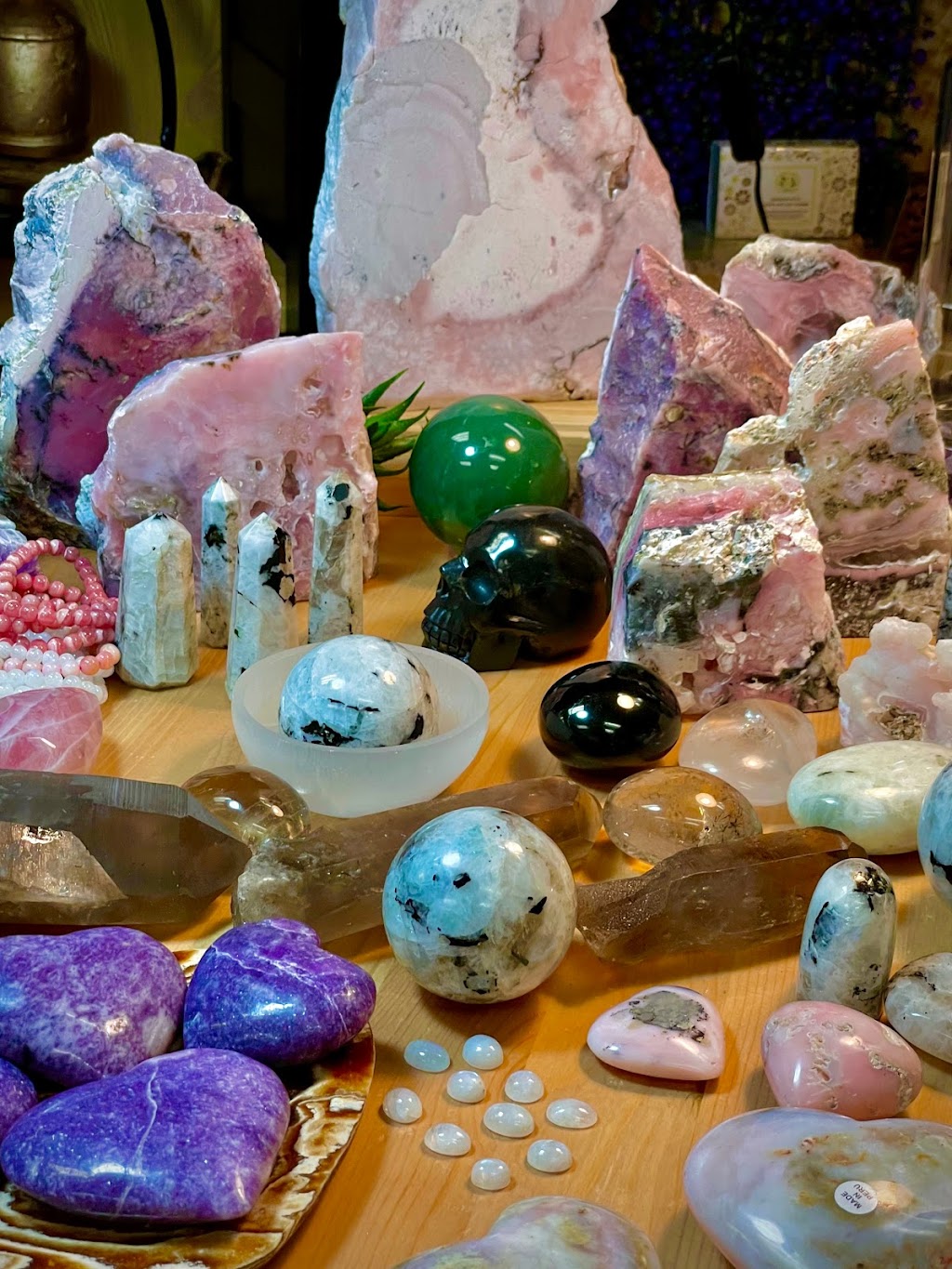 Lucky Eye Crystals | Metaphysical | Books | 11700 South St Suite 203, Artesia, CA 90701, USA | Phone: (213) 222-8818
