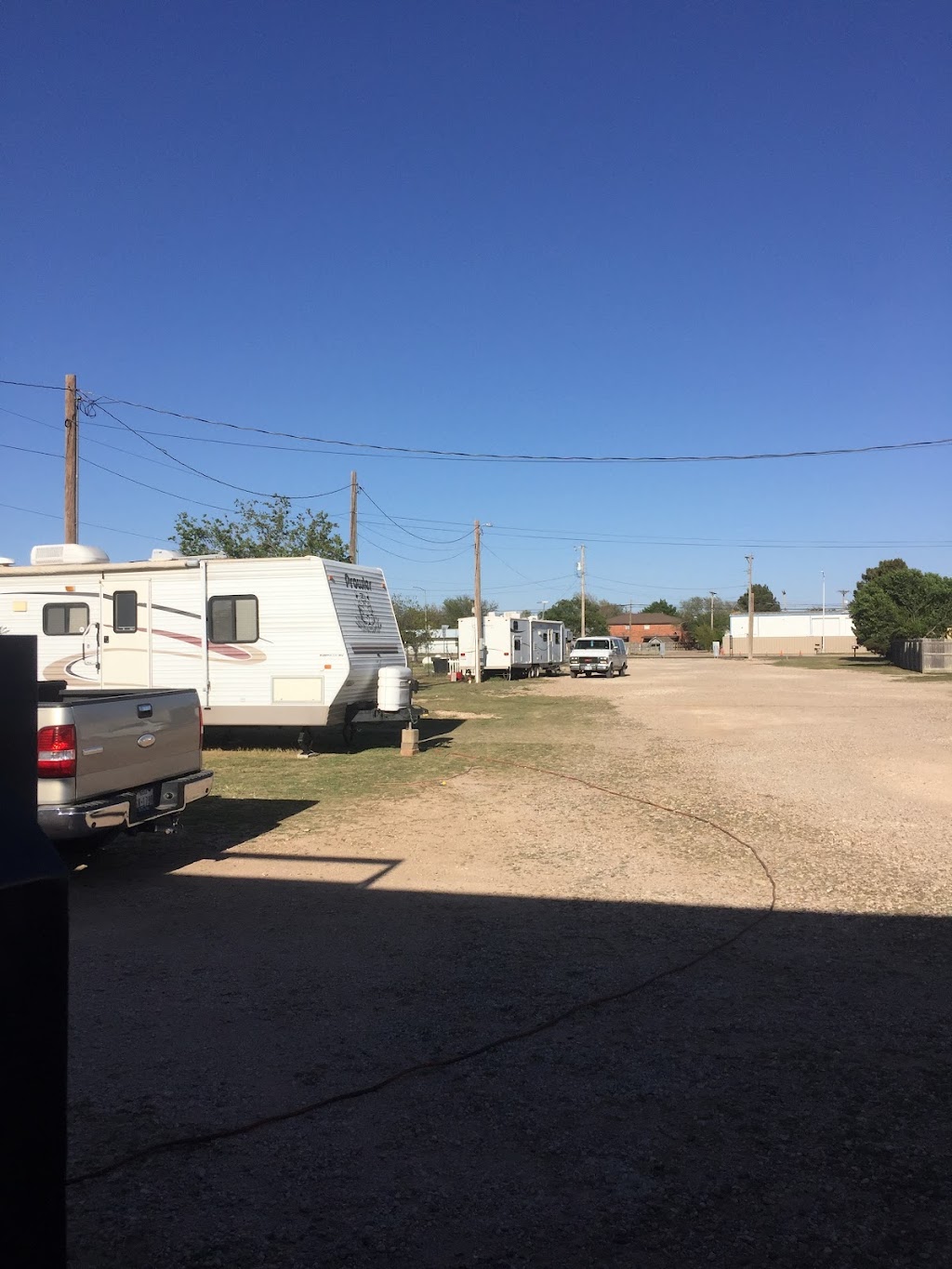 B & B Mobile Home and RV Trailer Park | 406 N College Ave, Levelland, TX 79336, USA | Phone: (806) 786-3022