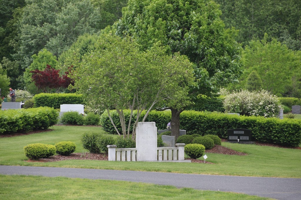 New Hope Memorial Gardens | 3448 New Hope Church Rd, Asheboro, NC 27205, USA | Phone: (336) 625-5771