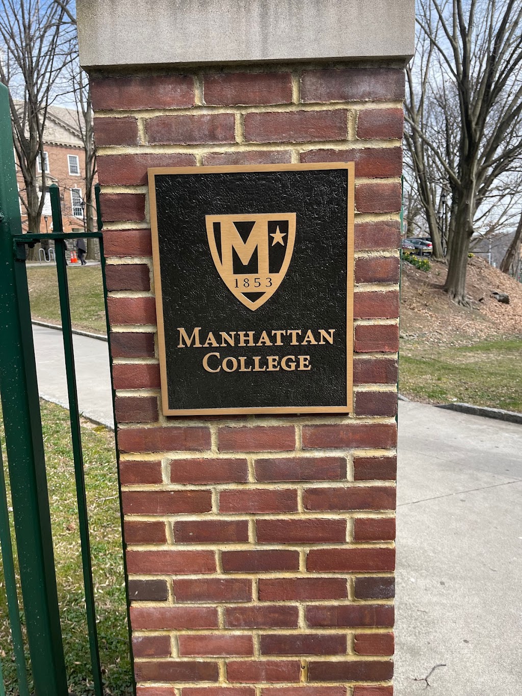 Manhattan College Broadway Parking Garage | 4513 Manhattan College Pkwy, Bronx, NY 10471, USA | Phone: (718) 862-8000