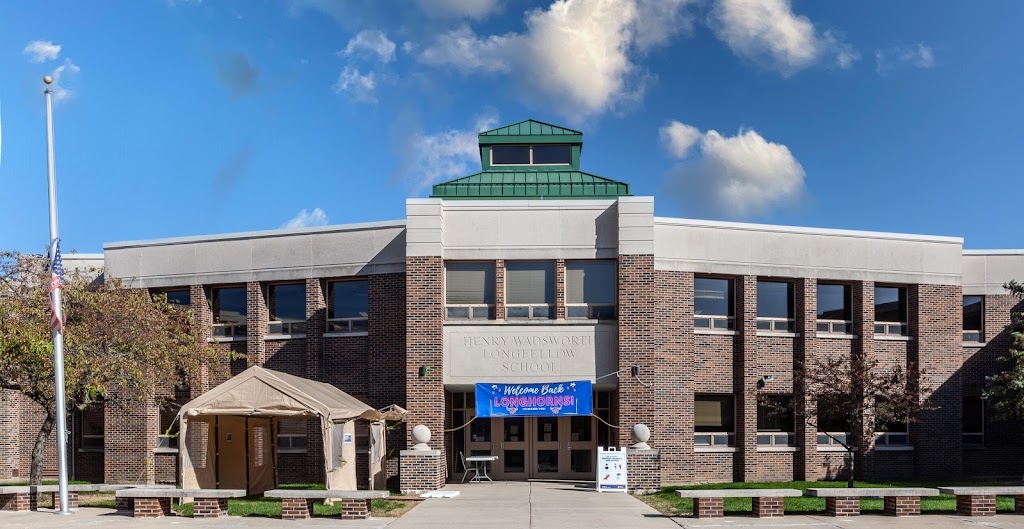 Henry W. Longfellow Elementary School | 501 Arlington Heights Rd, Buffalo Grove, IL 60089, USA | Phone: (847) 520-2755